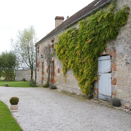Bed & Breakfast Chateau De Villiers Essay